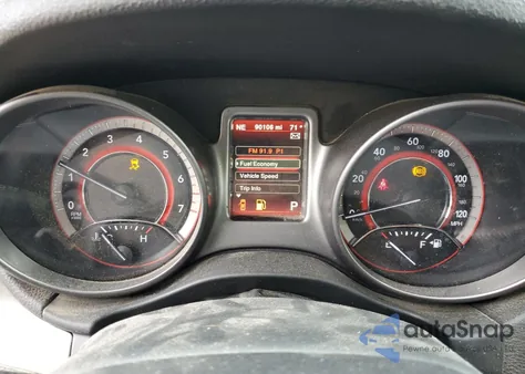 2018 Dodge Journey Crossroad z USA, uszkodzony, nr VIN 3C4PDDGG1JT523187